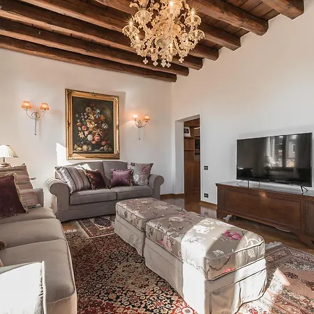 San Provolo Apartament